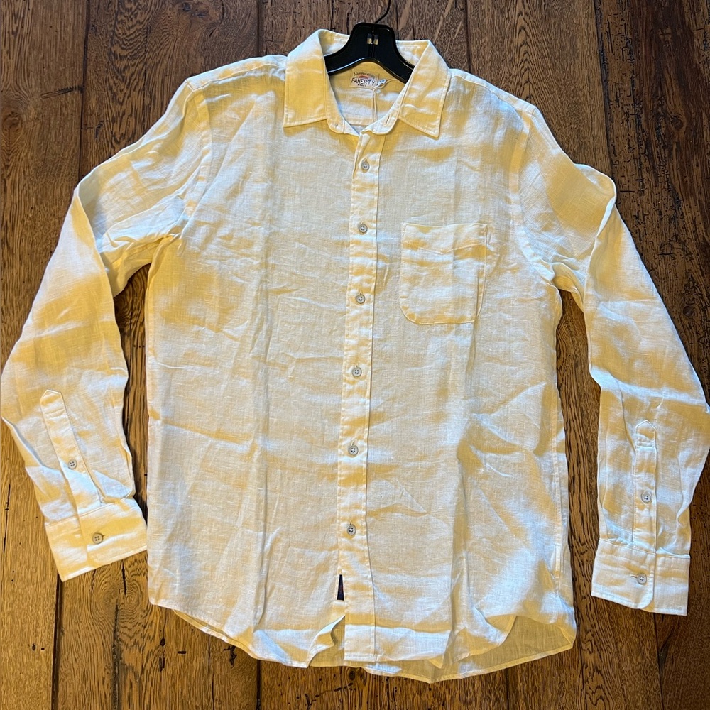 New without tags. Faherty Men’s Pale Yellow Linen Shirt